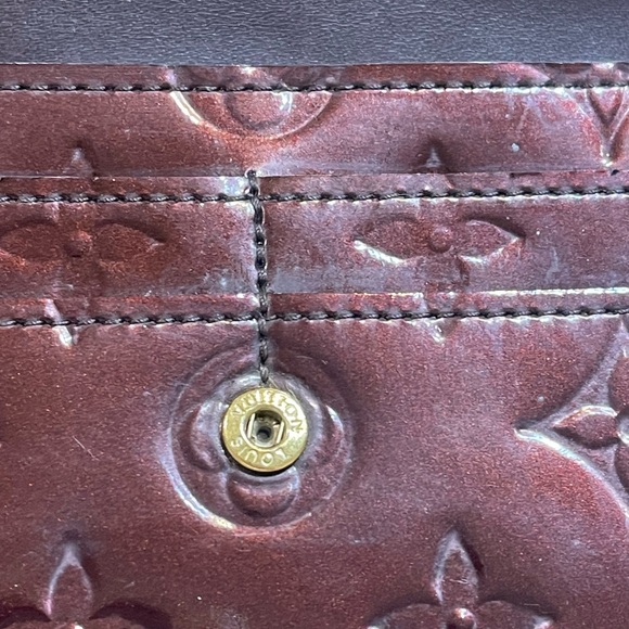 Authentic Burgundy color vernis Long Luis Vuitton Wallet - Picture 9 of 17